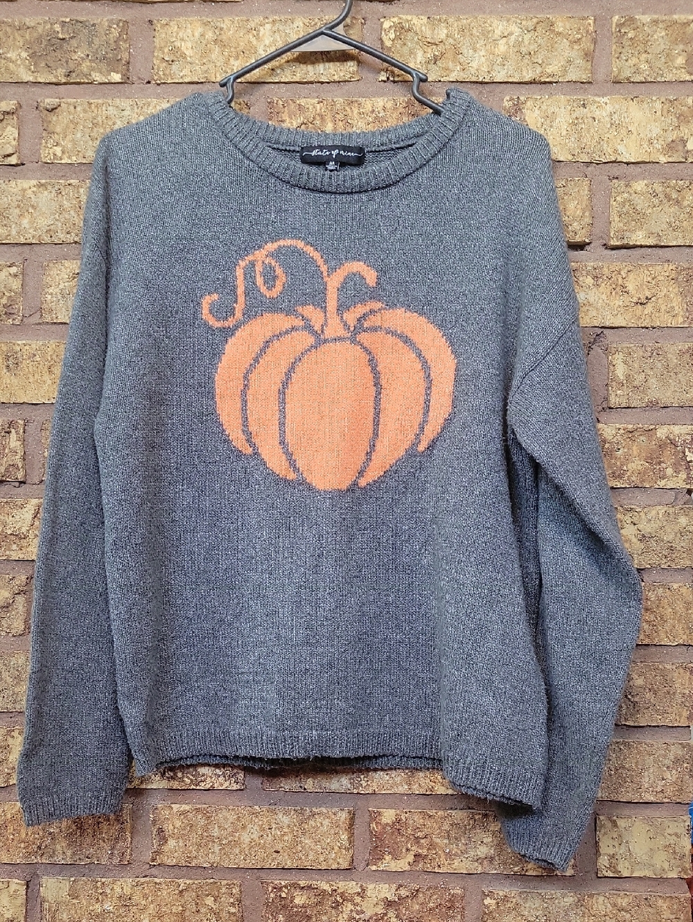 State of Mind Gray Crewneck Sweater with Orange Pumpkin Motif Size Medium